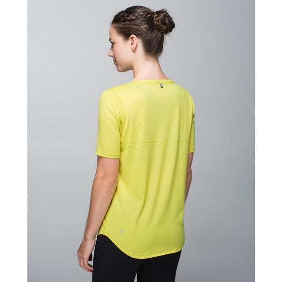 Lululemon Run Away Tee Heathered Almost Pear Short Sleeve Workout Shirt Sz 6 / 8 - Picture 6 of 6